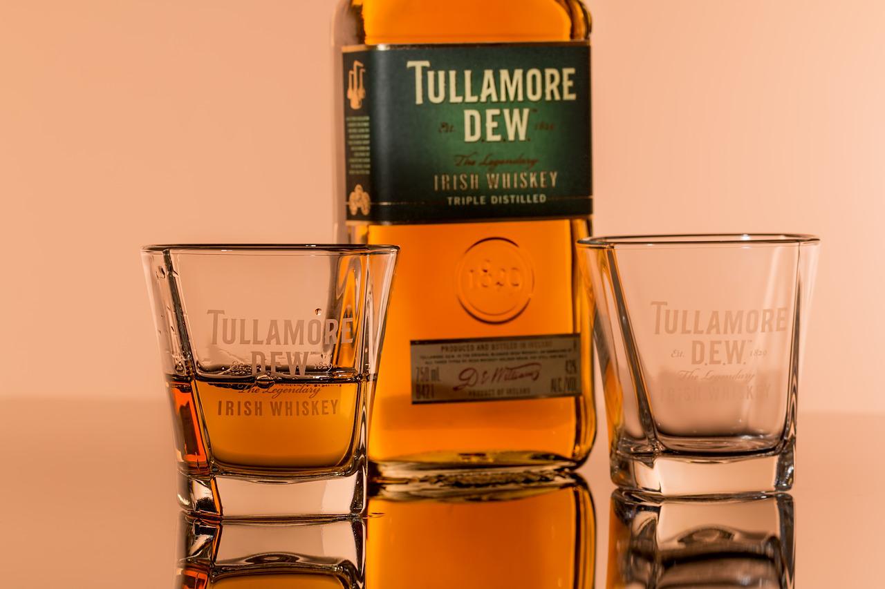 irish-whiskey-alcohol-glasses-2152126.jpg